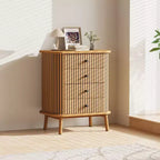 Cassettiera naturale boho a 4 cassetti con maniglie nere e gambe in legno